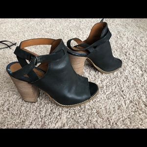 Lucky brand Peep toe open back heel